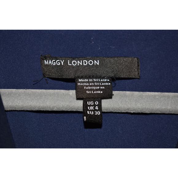 MAGGY LONDON $118 Short Sleeve Cropped Jumpsuit in Navy w/ White Piping Size 0 - Picture 4 of 4